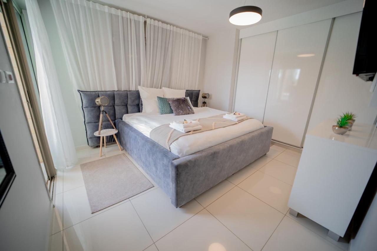 Ferienwohnung YalaRent Oasis Garden - Families only Eilat Exterior foto